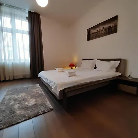 Апартаменти Bright&cozy- In Regim Ultracentral